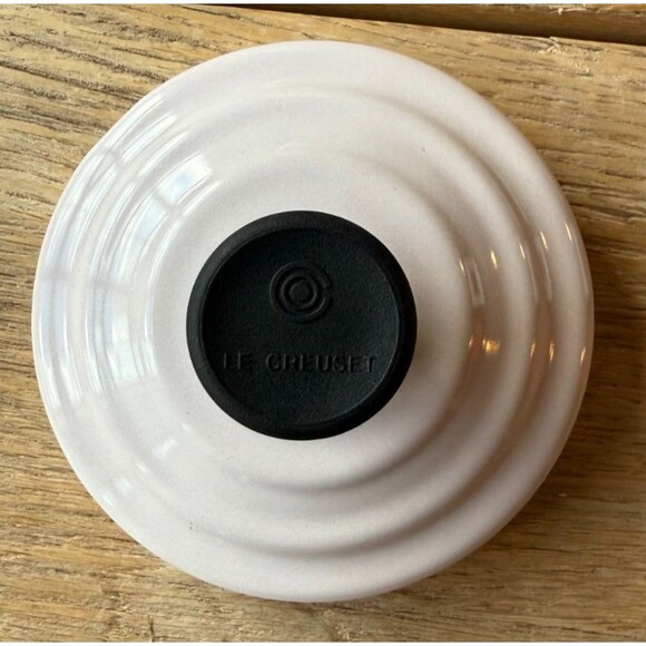 Le Creuset Enamel On Steel Oolong Tea Kettle w/o Max Line 1.6 qt Shell Pink NEW - Picture 9 of 13